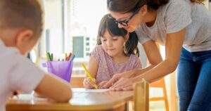 Assistante maternelle et enfants