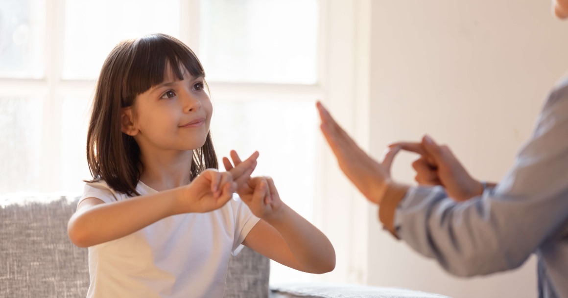 Langue des signes enfant