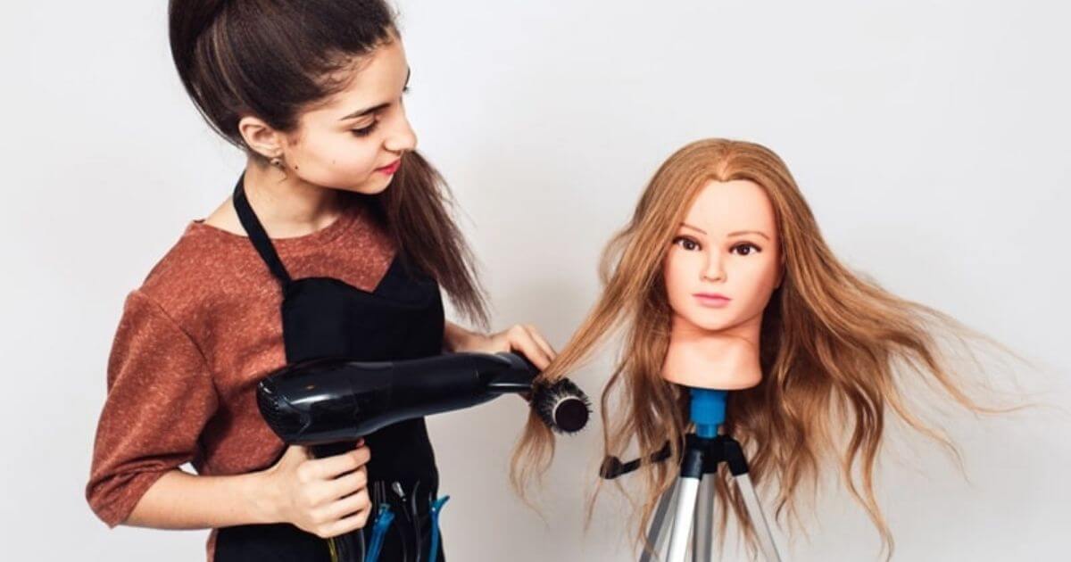 conseils-reconversion-coiffure